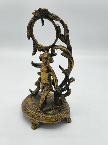Cherub Stand