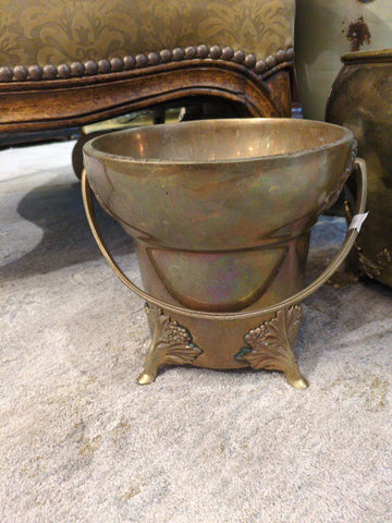Brass pot with handle