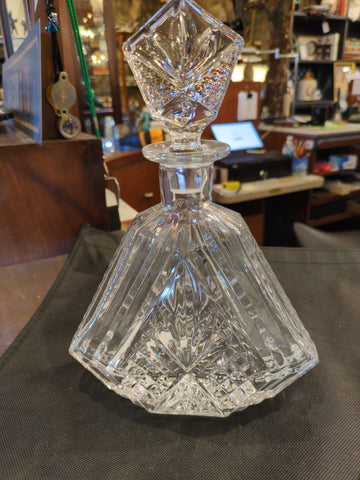Diamond shape Decanter 05