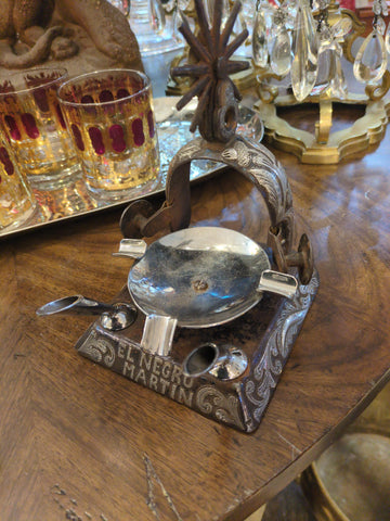 Spur ashtray